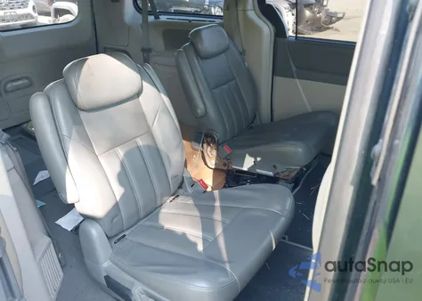 2008 Chrysler Town & Country Touring from USA, damaged, VIN 2A8HR54P38R840751